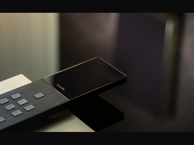 Basalte Miro Remote
